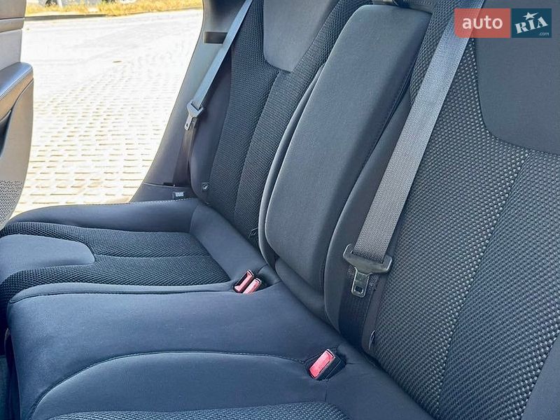 Седан Dodge Dart 2016 в Львові