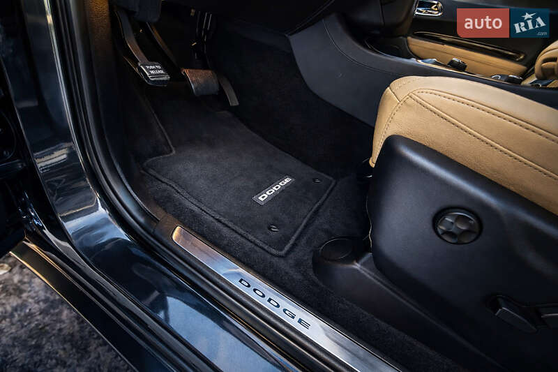 Внедорожник / Кроссовер Dodge Durango 2015 в Нетешине