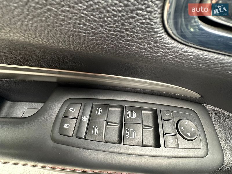 Внедорожник / Кроссовер Dodge Durango 2016 в Львове
