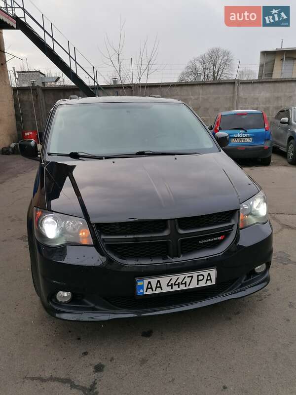 Минивэн Dodge Grand Caravan 2012 в Киеве