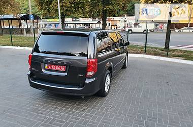 Минивэн Dodge Grand Caravan 2016 в Киеве