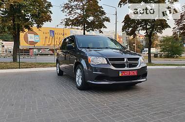 Минивэн Dodge Grand Caravan 2016 в Киеве