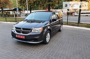 Минивэн Dodge Grand Caravan 2016 в Киеве