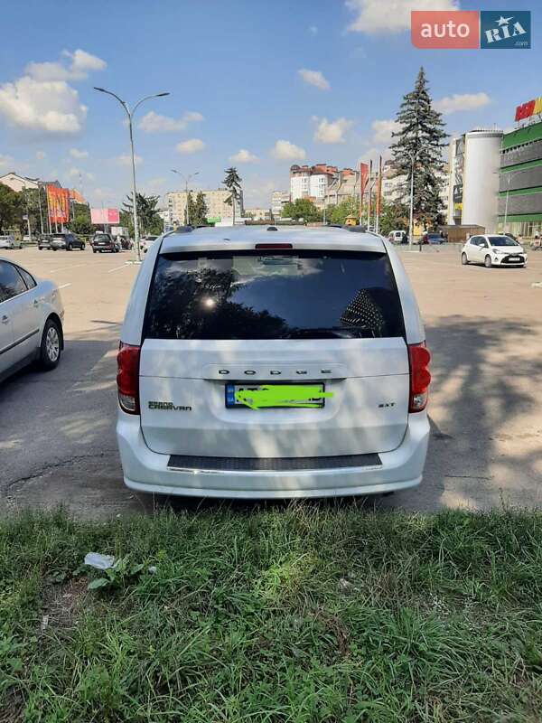 Мінівен Dodge Grand Caravan 2016 в Івано-Франківську