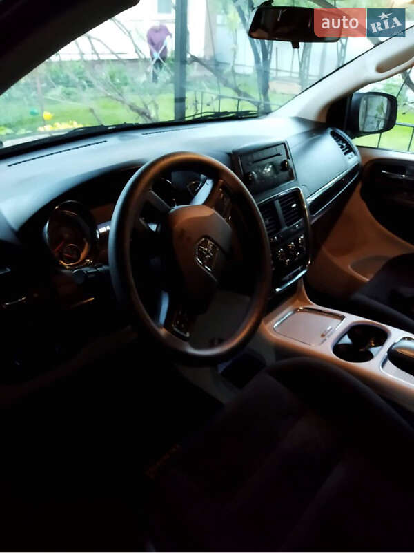 Мінівен Dodge Grand Caravan 2016 в Чернігові фото 6 Мінівен Dodge Grand Caravan 2016 в Чернігові