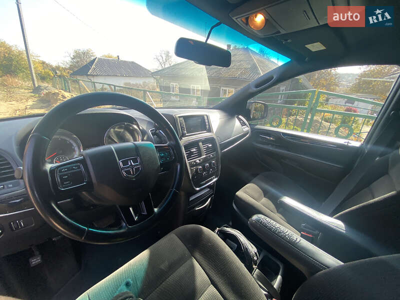Минивэн Dodge Grand Caravan 2018 в Киеве