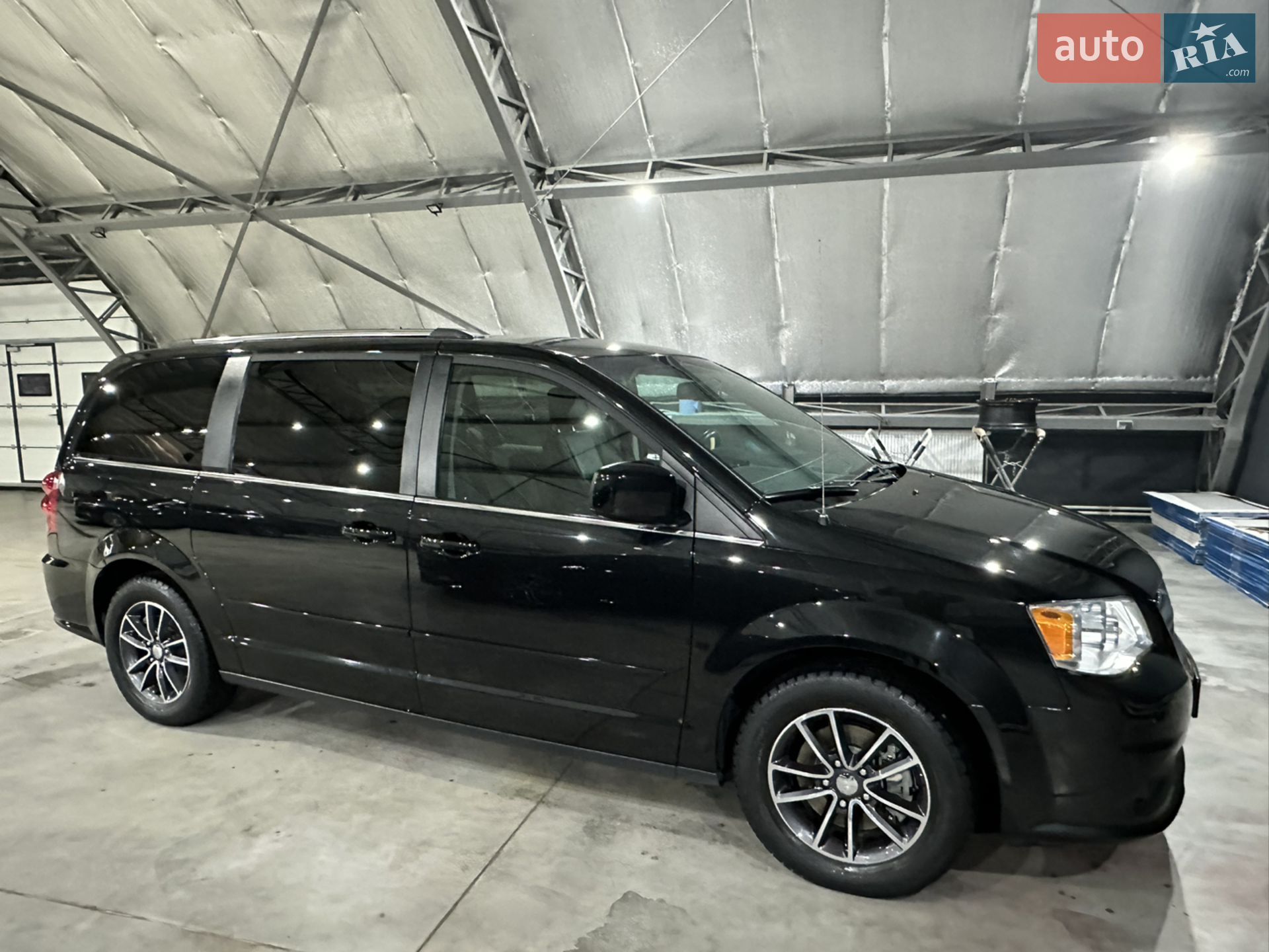 Dodge Grand Caravan 2016 VIN 2C4RDGCG4HR624916 фото оголошення 8 з 21