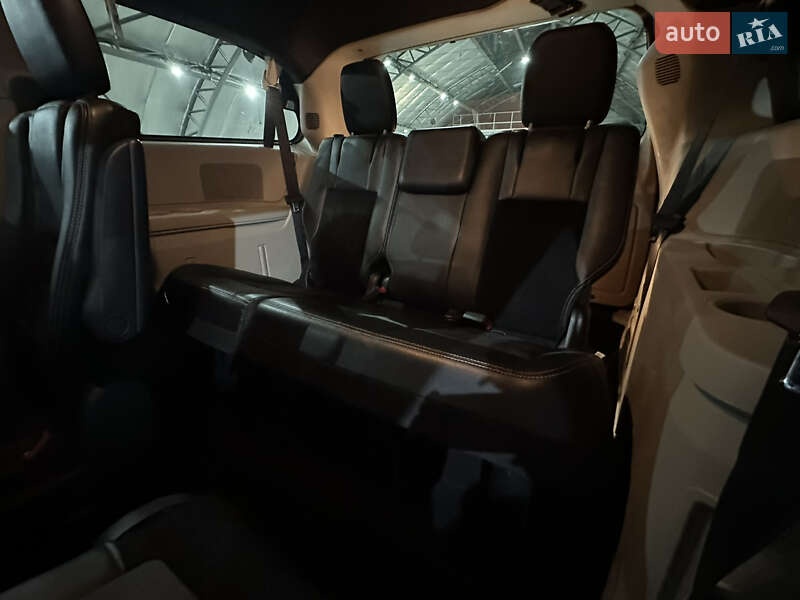 Мінівен Dodge Grand Caravan 2016 в Львові фото 14 Мінівен Dodge Grand Caravan 2016 в Львові