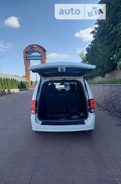 Минивэн Dodge Grand Caravan 2017 в Виннице