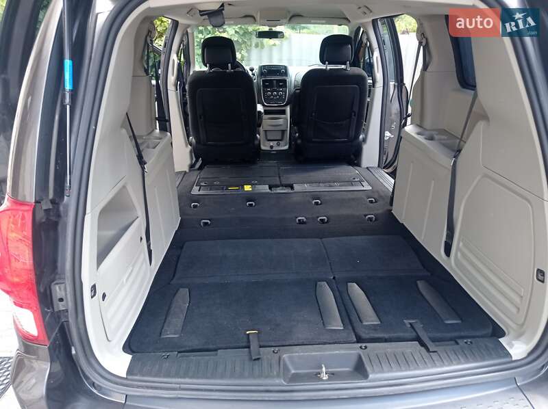 Мінівен Dodge Grand Caravan 2014 в Смизі