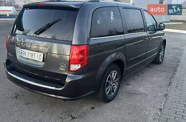 Минивэн Dodge Grand Caravan 2017 в Ровно