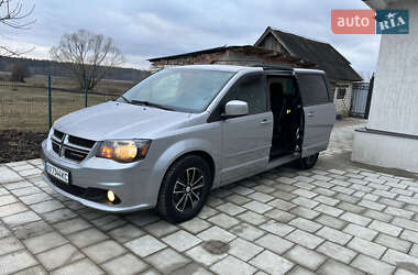 Минивэн Dodge Grand Caravan 2017 в Киеве