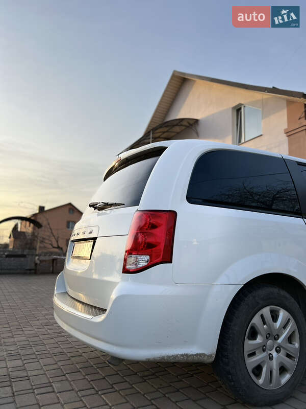 Мінівен Dodge Grand Caravan 2014 в Рівному