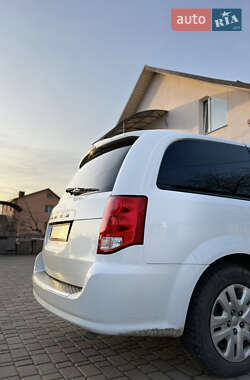 Минивэн Dodge Grand Caravan 2014 в 