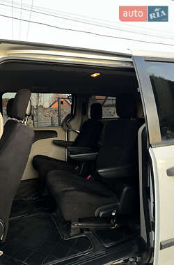 Минивэн Dodge Grand Caravan 2014 в 