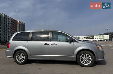 Минивэн Dodge Grand Caravan 2019 в Киеве