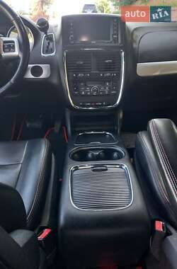 Мінівен Dodge Grand Caravan 2017 в 