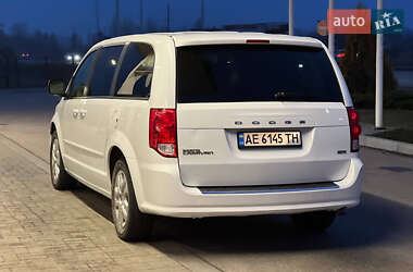 Минивэн Dodge Grand Caravan 2017 в 