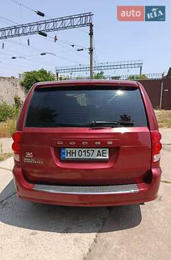 Минивэн Dodge Grand Caravan 2016 в 