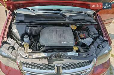 Минивэн Dodge Grand Caravan 2016 в 