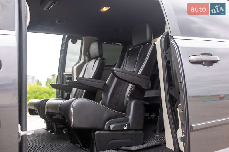 Мінівен Dodge Grand Caravan 2017 в Умані