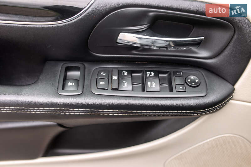 Мінівен Dodge Grand Caravan 2017 в Умані