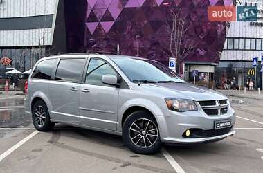 Минивэн Dodge Grand Caravan 2017 в Киеве