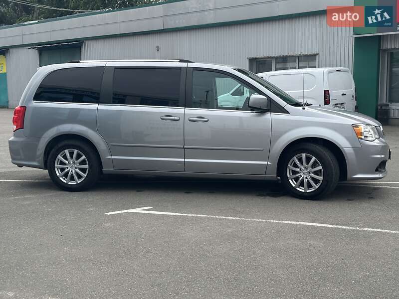 Мінівен Dodge Grand Caravan 2017 в Києві