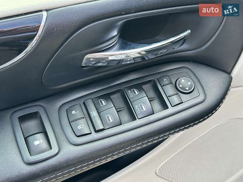Мінівен Dodge Grand Caravan 2017 в Києві