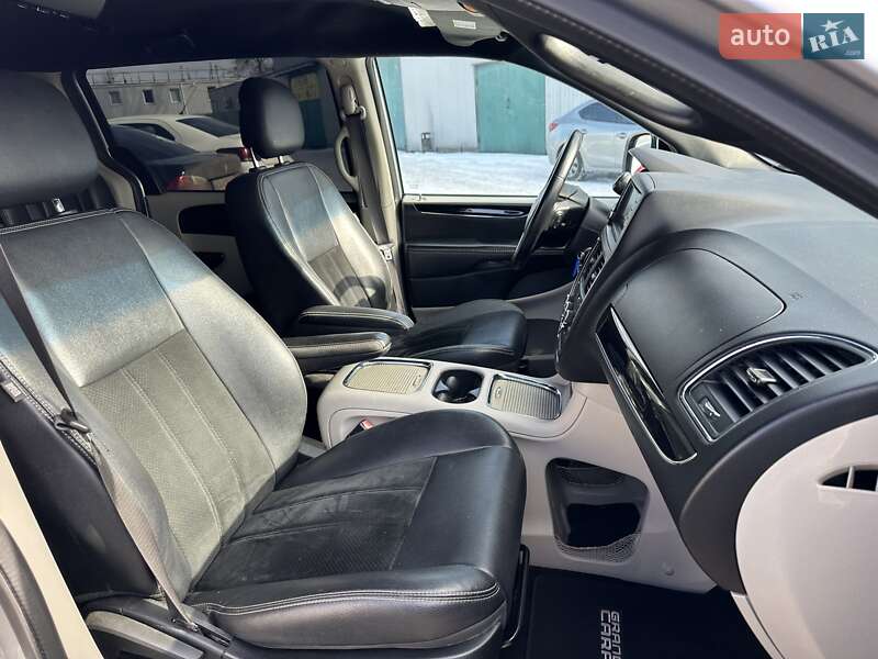 Мінівен Dodge Grand Caravan 2017 в Києві