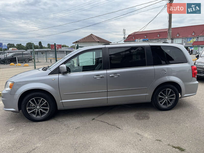 Мінівен Dodge Grand Caravan 2017 в Києві