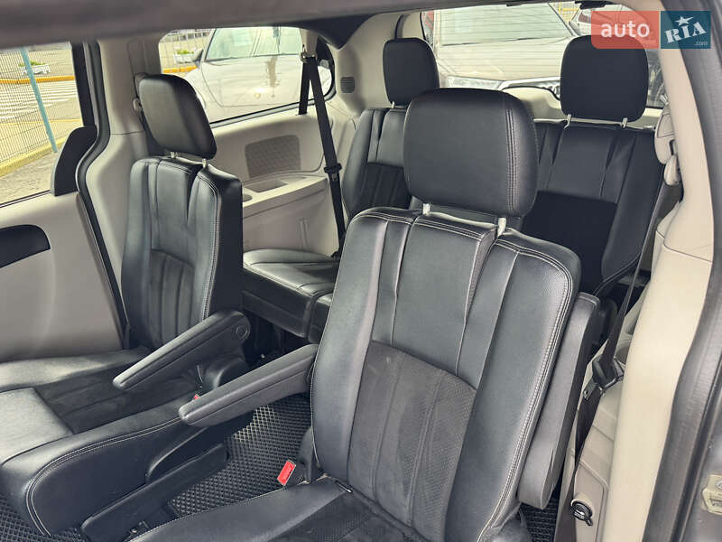 Мінівен Dodge Grand Caravan 2017 в Києві