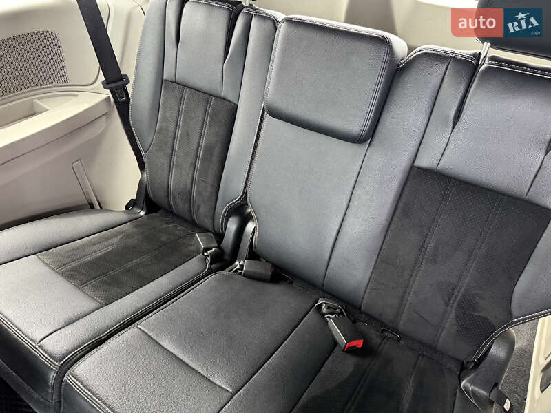 Мінівен Dodge Grand Caravan 2017 в Києві