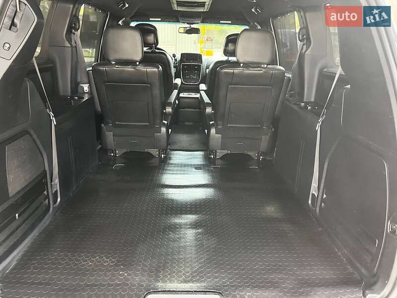 Минивэн Dodge Grand Caravan 2017 в Днепре