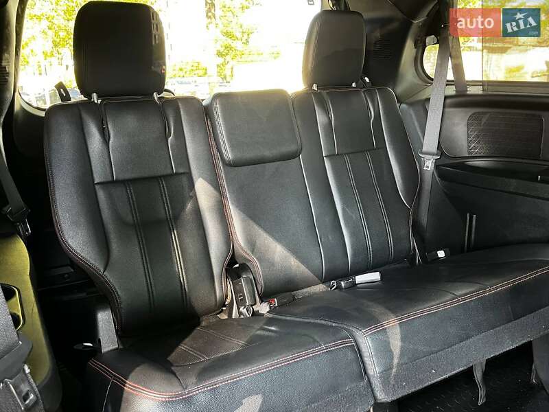Минивэн Dodge Grand Caravan 2017 в Днепре