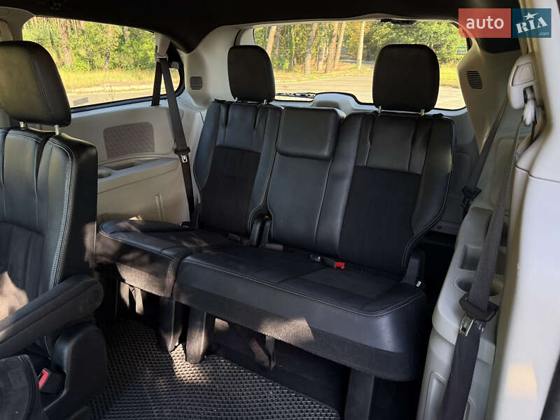 Минивэн Dodge Grand Caravan 2019 в Киеве фото 34 Минивэн Dodge Grand Caravan 2019 в Киеве