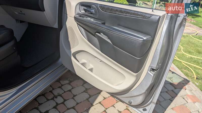 Минивэн Dodge Grand Caravan 2016 в Хмельницком фото 40 Минивэн Dodge Grand Caravan 2016 в Хмельницком