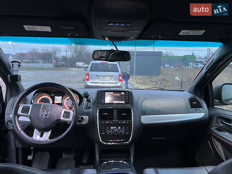 Мінівен Dodge Grand Caravan 2016 в Боярці