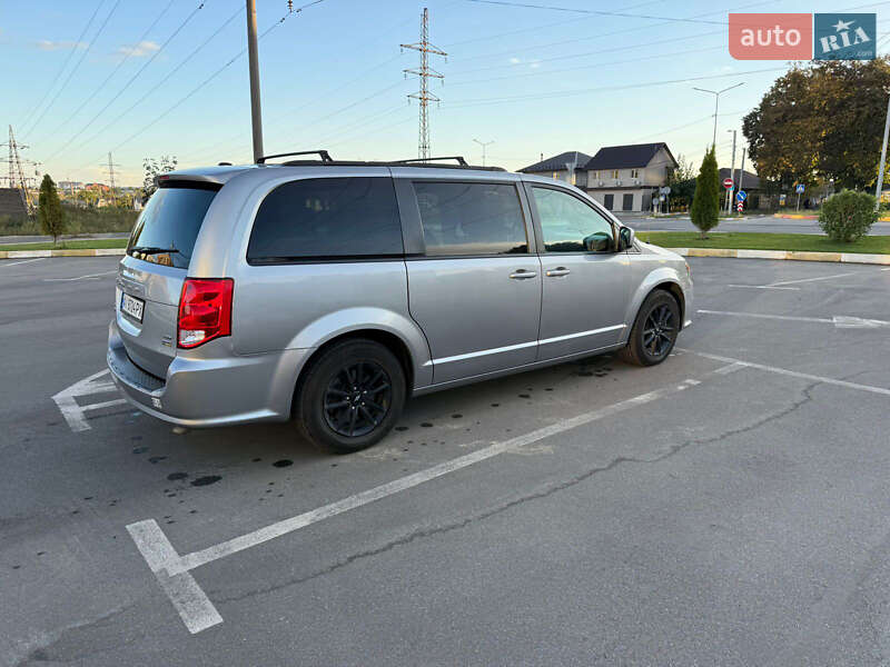 Минивэн Dodge Grand Caravan 2019 в Буче