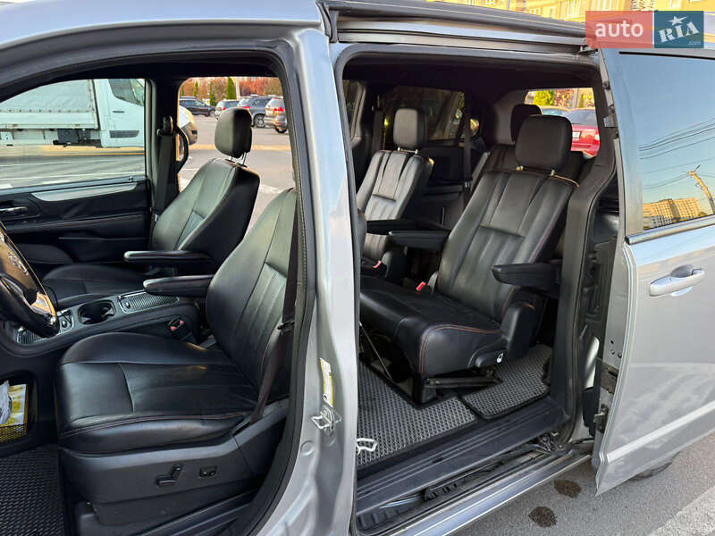 Минивэн Dodge Grand Caravan 2019 в Буче