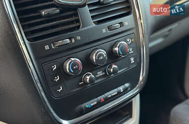 Мінівен Dodge Grand Caravan 2017 в 
