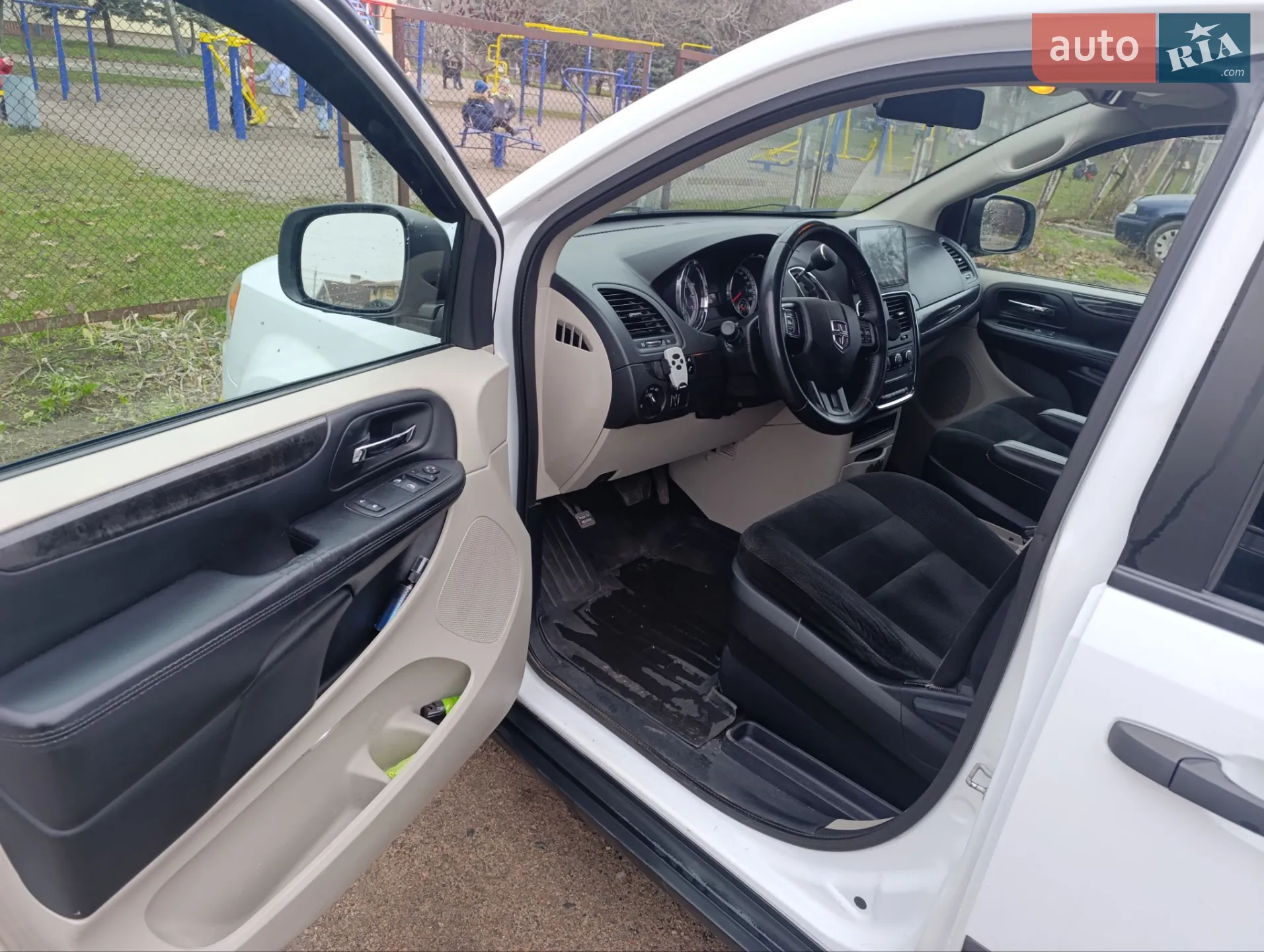 2015 Dodge Caravan - мініатюра 5
