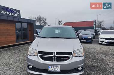 Мінівен Dodge Grand Caravan 2017 в Ужгороді