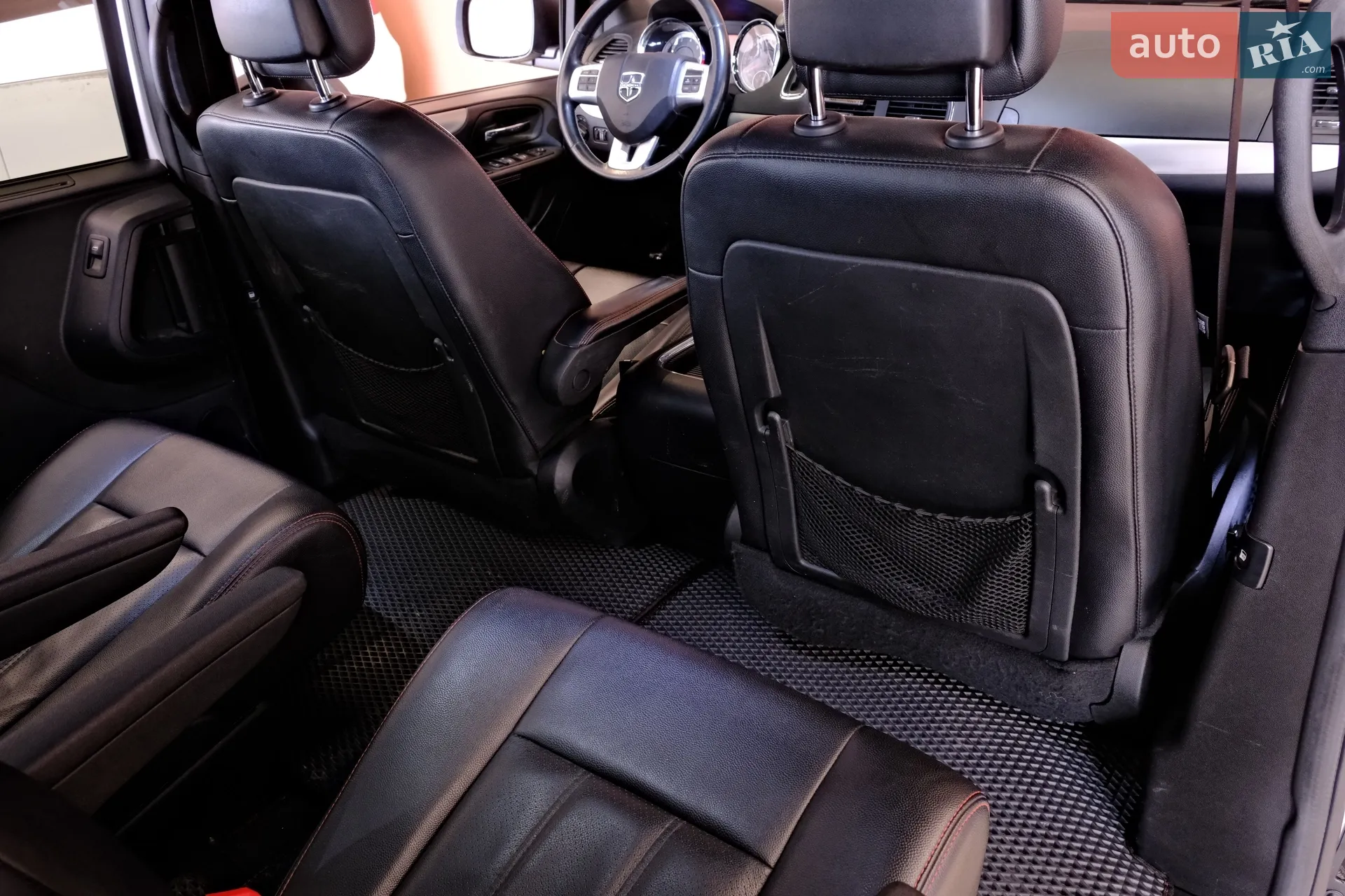 2018 Dodge Caravan - мініатюра 39