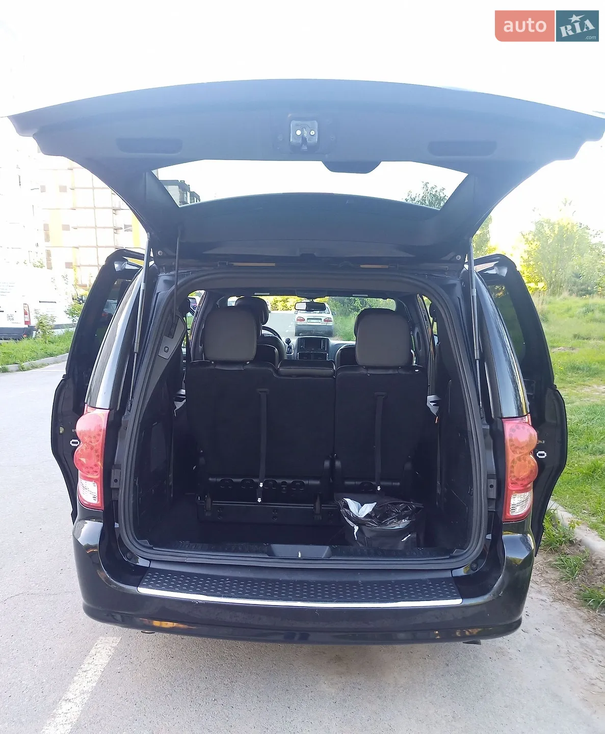 2017 Dodge Caravan - мініатюра 12