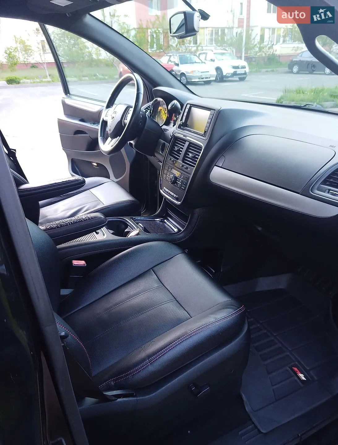 2017 Dodge Caravan - мініатюра 22