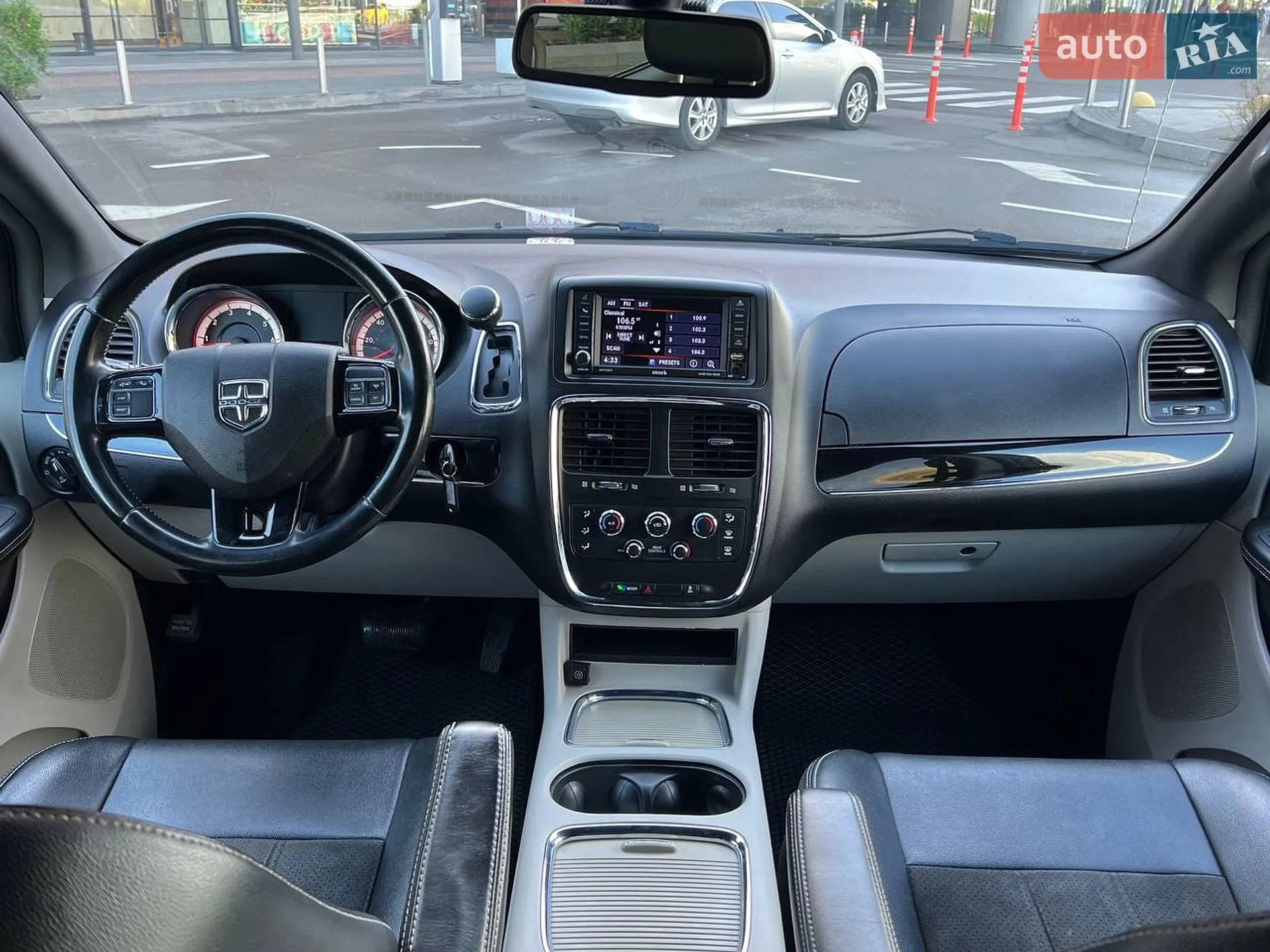 2019 Dodge Caravan - мініатюра 13