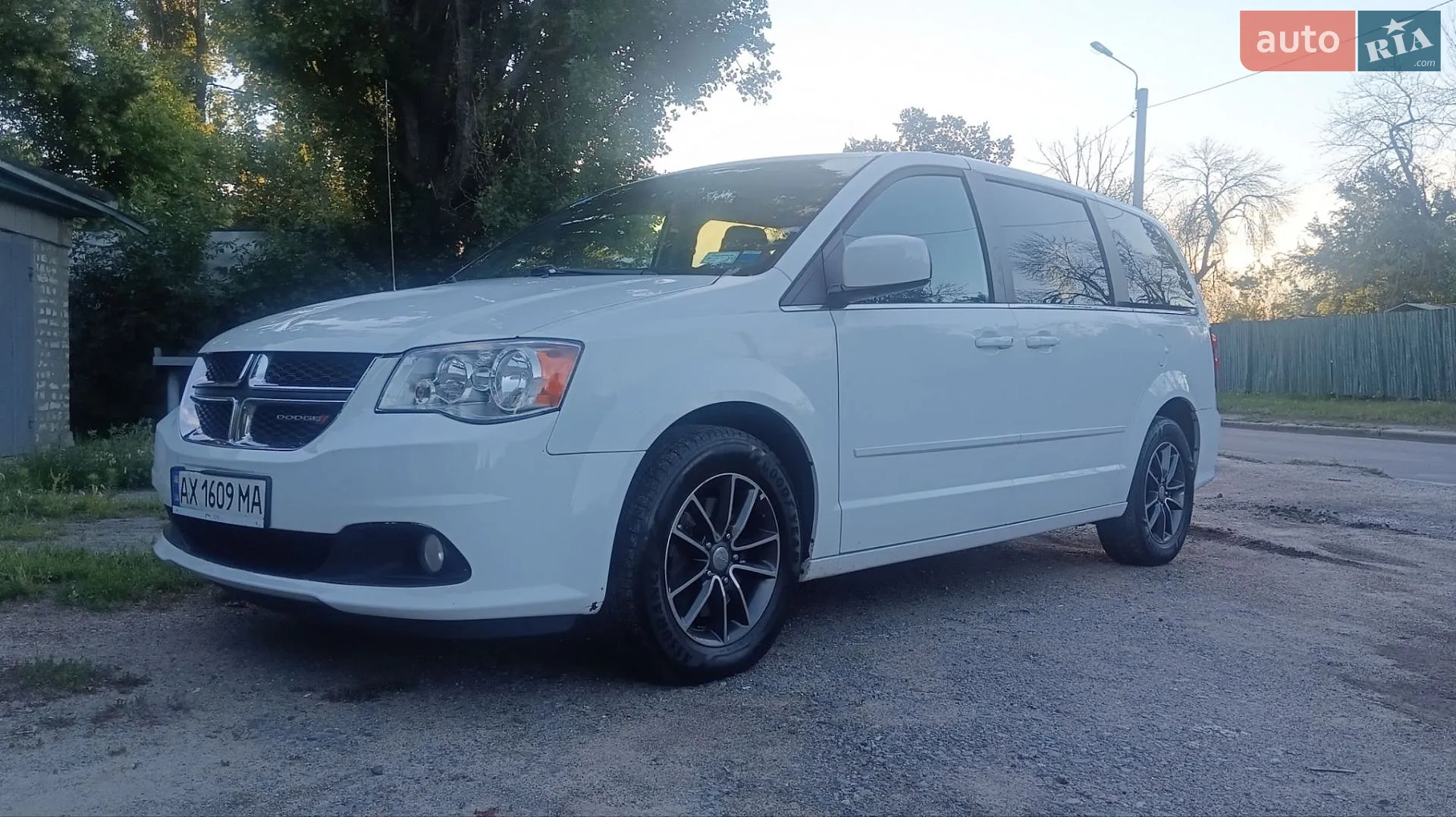 2017 Dodge Caravan - мініатюра 8