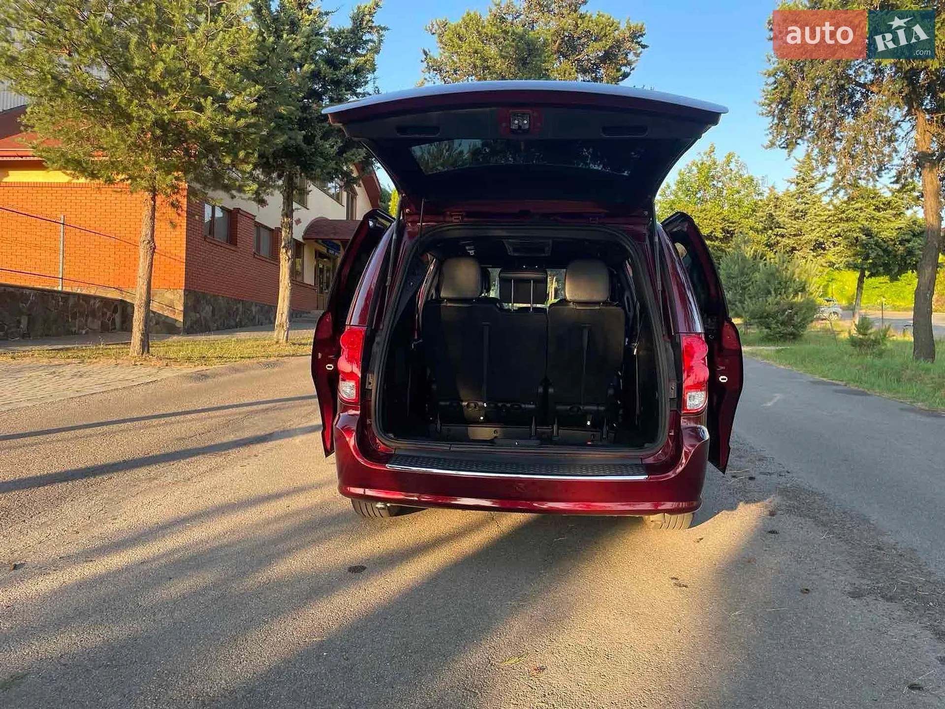 2018 Dodge Caravan - мініатюра 12