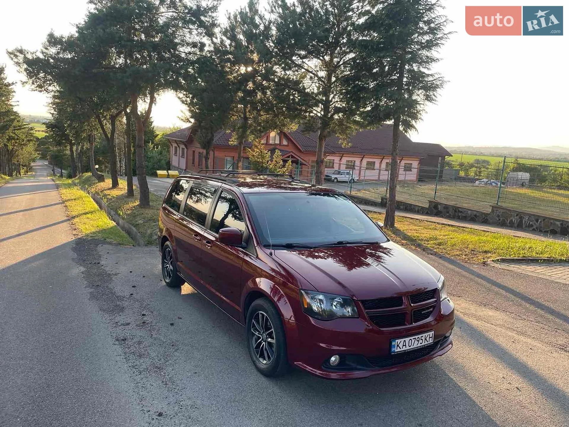 2018 Dodge Caravan - мініатюра 32
